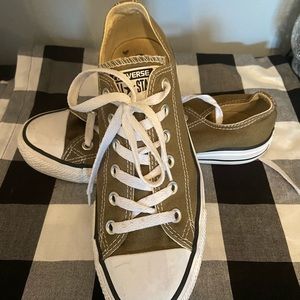 Men’s Olive green converse